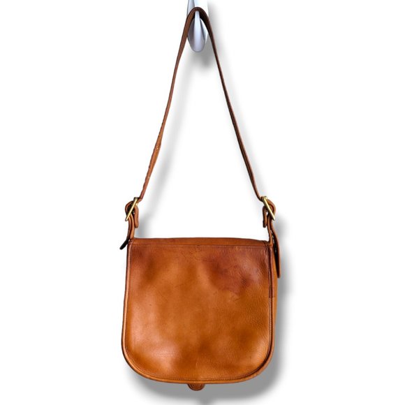 Vintage Coach Standard Courier bag in British Tan - Picture 2 of 11